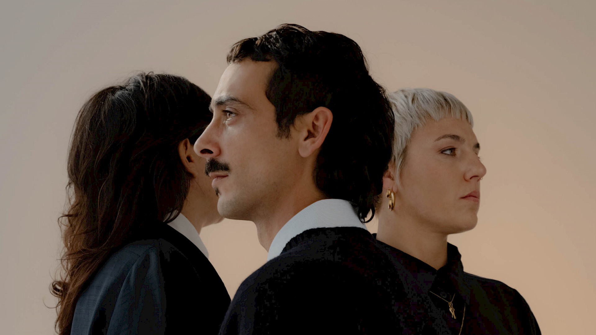 Sales success through professional sales headhunting